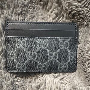Gucci Black & Gray GG Supreme Card Holder